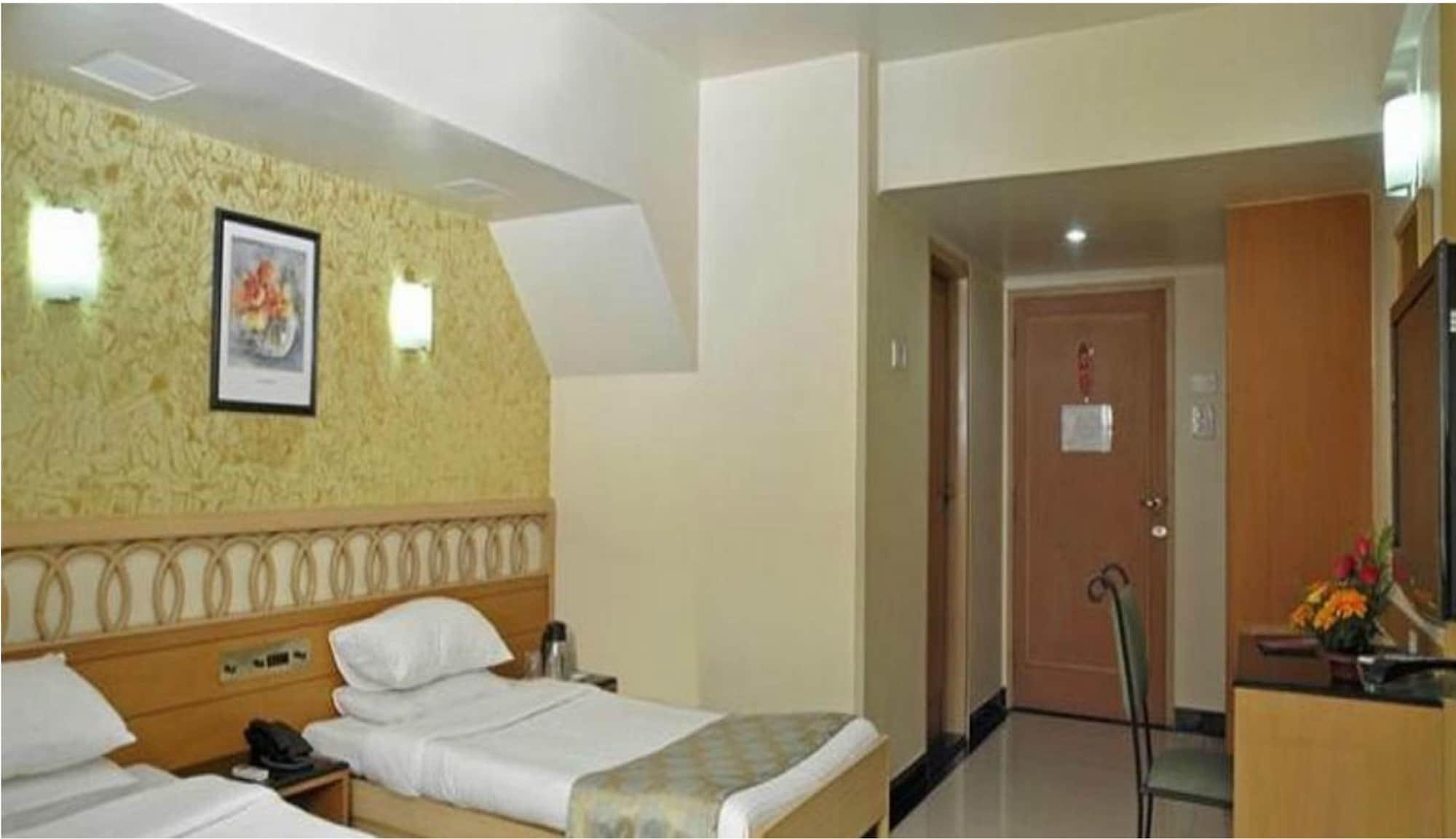 Hotel Diplomat, Colaba Mumbai Exterior photo