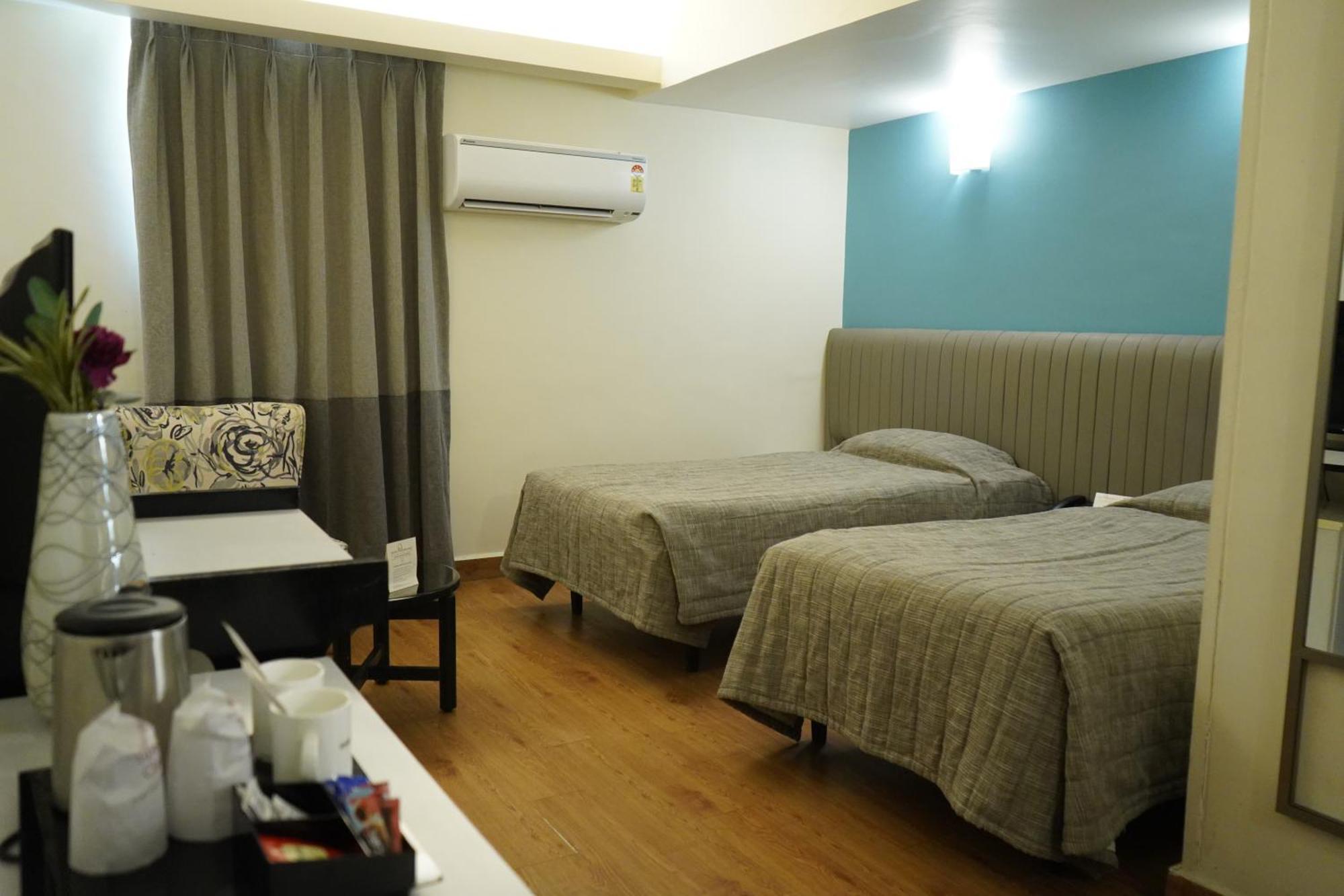 Hotel Diplomat, Colaba Mumbai Exterior photo