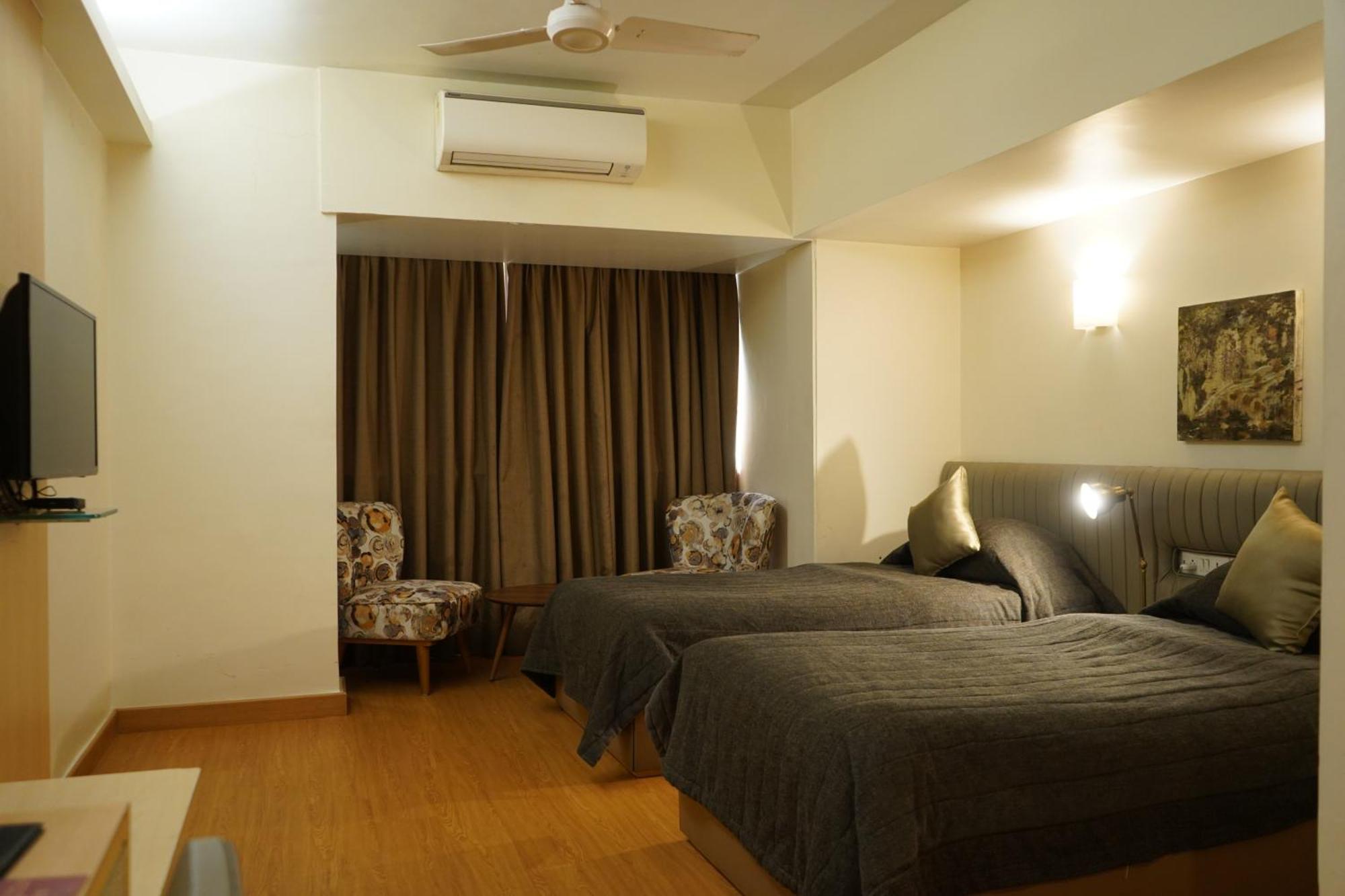 Hotel Diplomat, Colaba Mumbai Exterior photo
